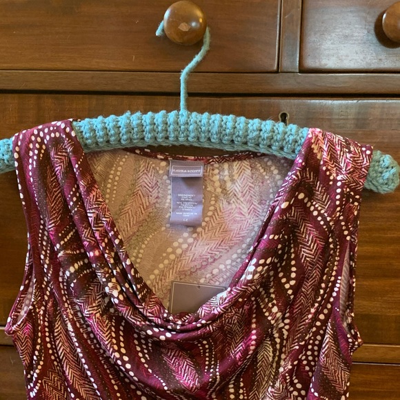 🌺NWT vintage pattern sleeveless blouse 🌺 - Picture 2 of 9